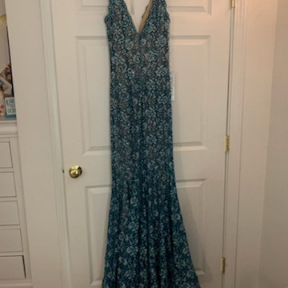 Prom dress - Picture 5 of 6